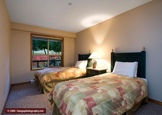 Whistler Aspens on Blackcomb Accommodation 252 Bedroom